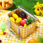 حقيبة تبريد للنزهات بنقشة فيشي – برودة وأناقة في الهواء الطلق